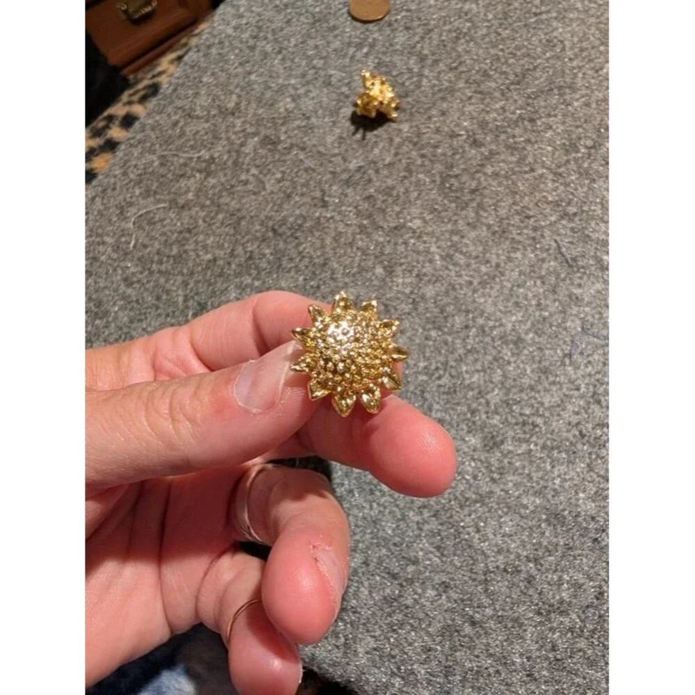 Gold sunflower pen